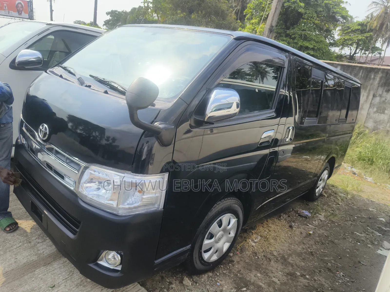 Toyota HiAce 2013 Black