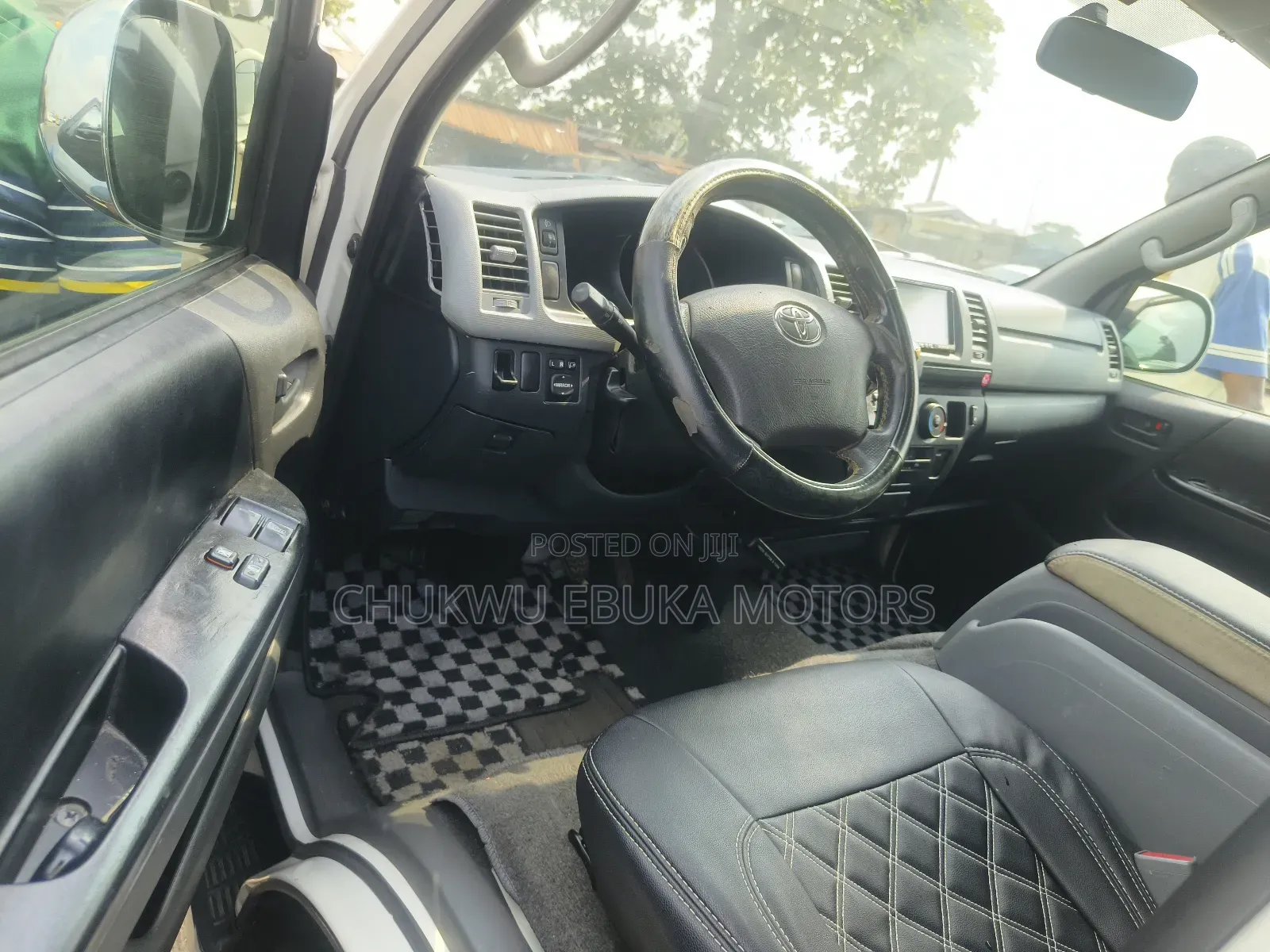 Toyota HiAce 2014 White