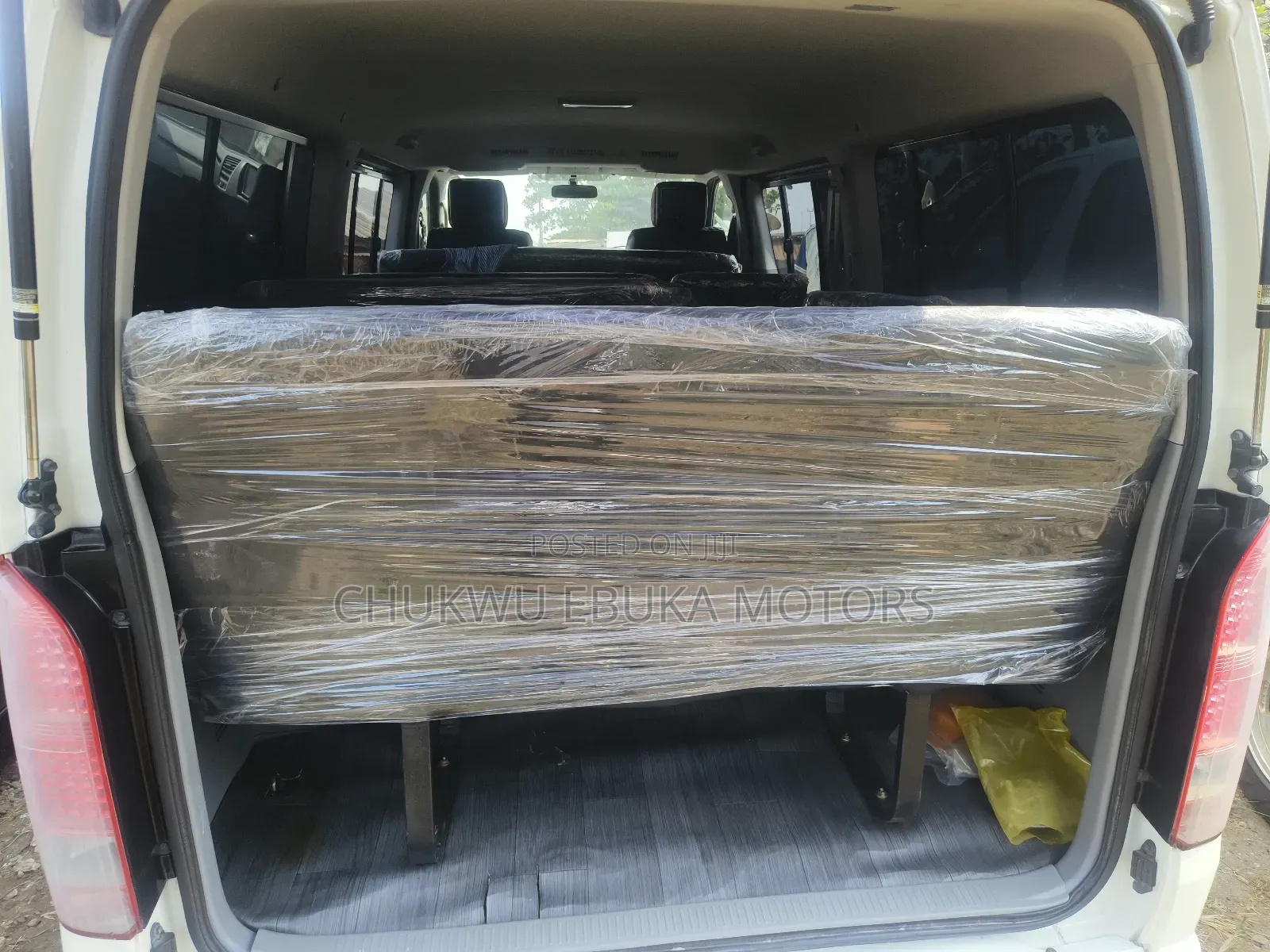 Toyota HiAce 2014 White