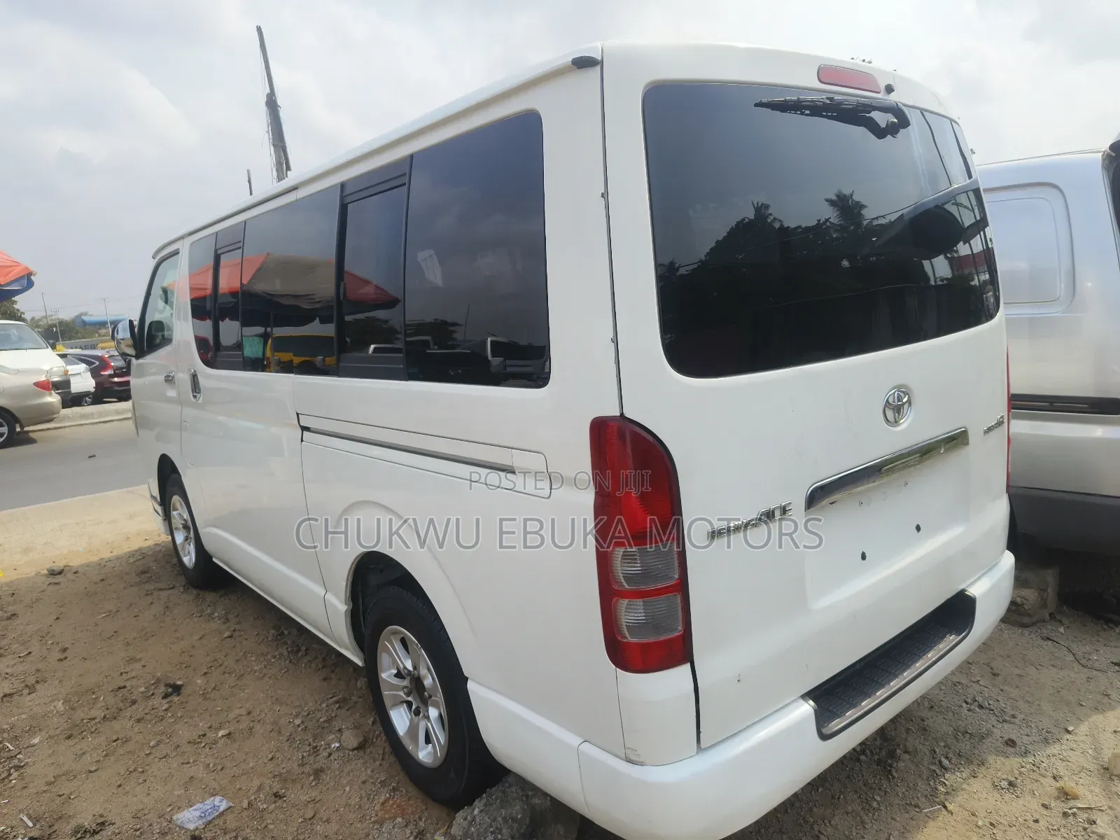 Toyota HiAce 2014 White