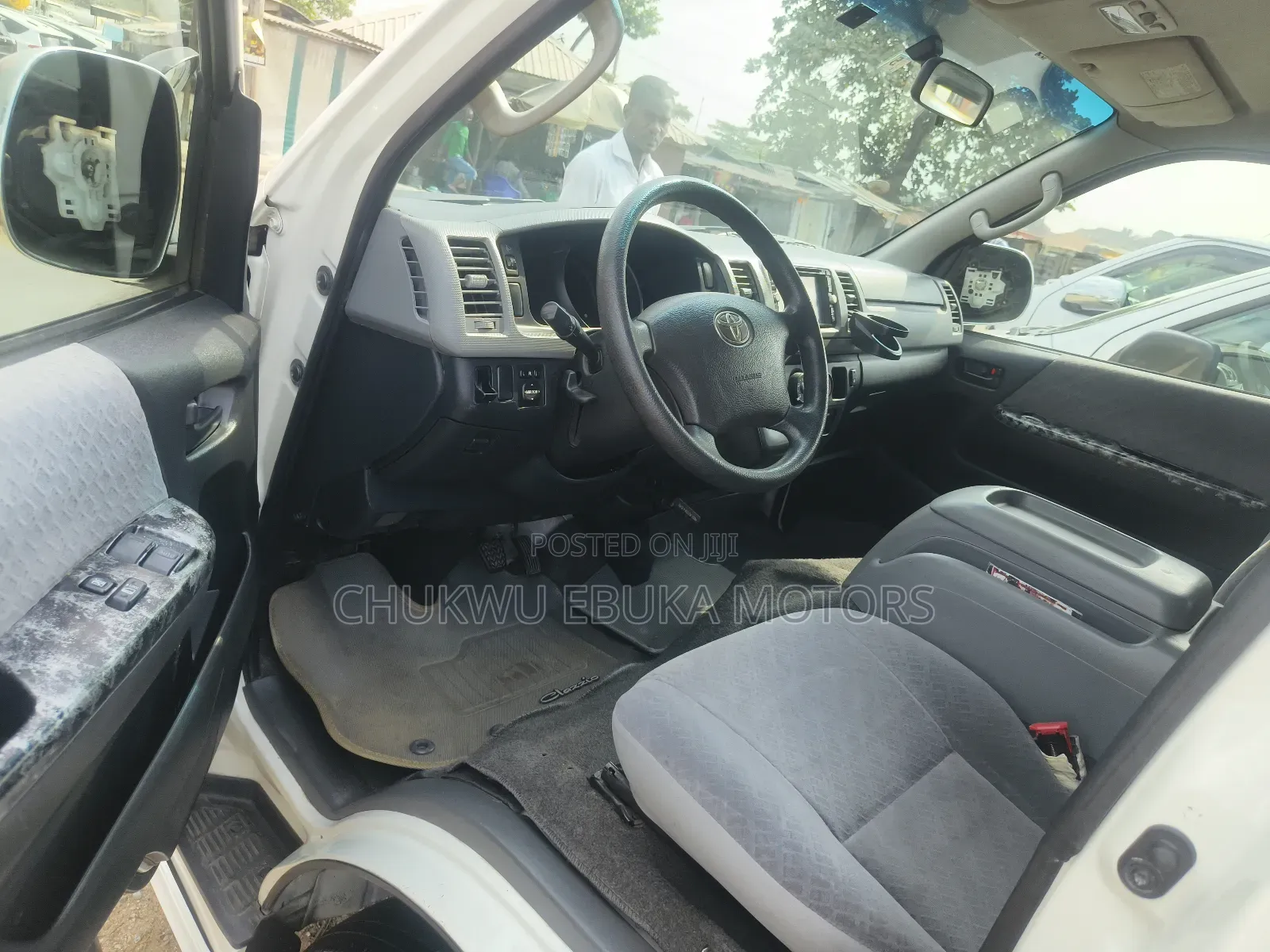 Toyota HiAce 2014 White
