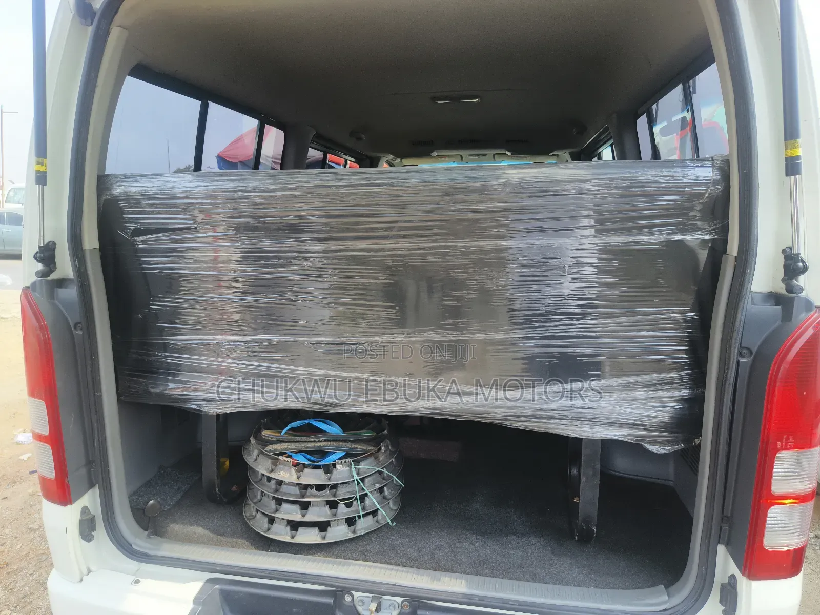 Toyota HiAce 2014 White