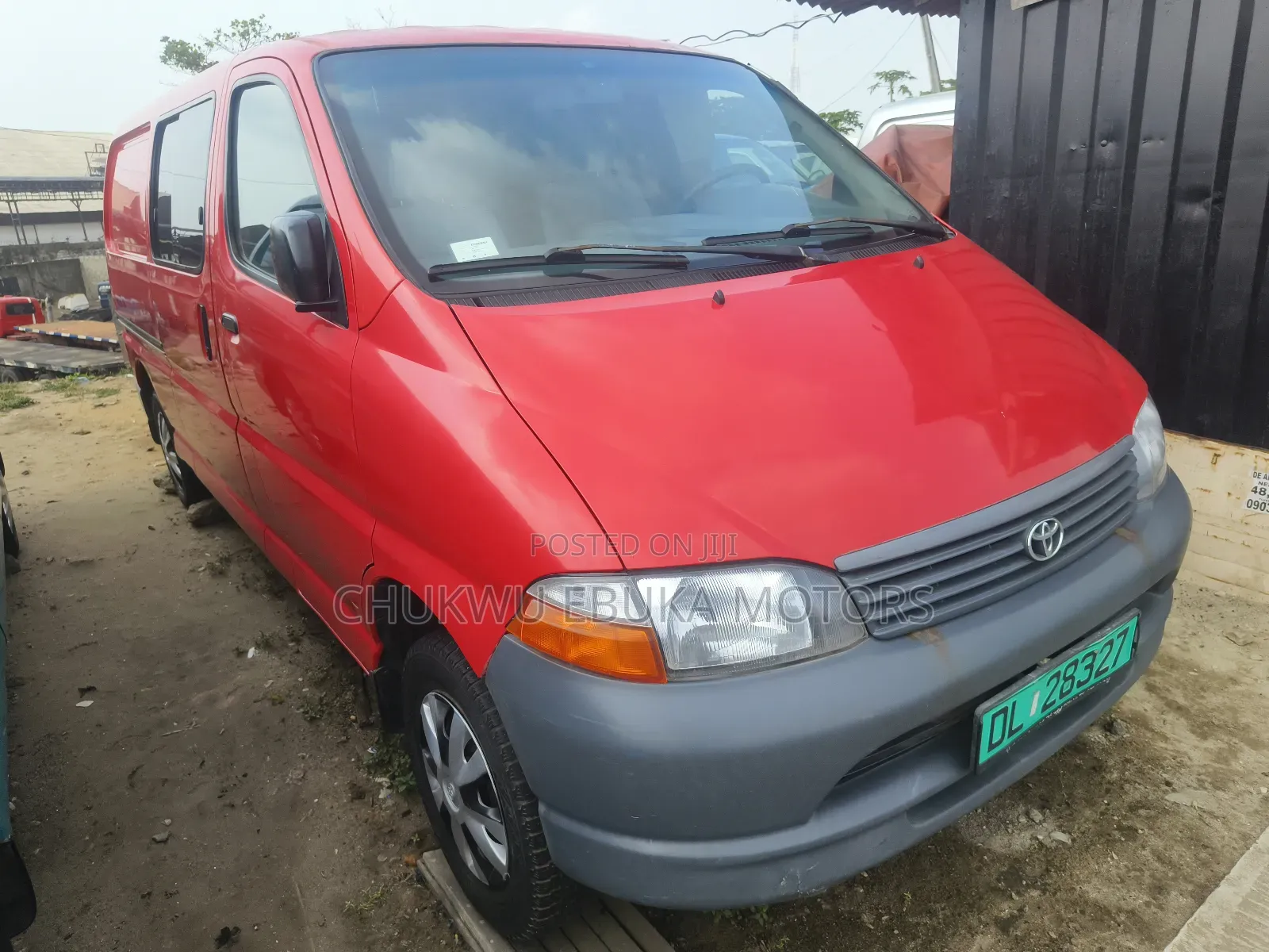 Toyota HiAce 2004 Red