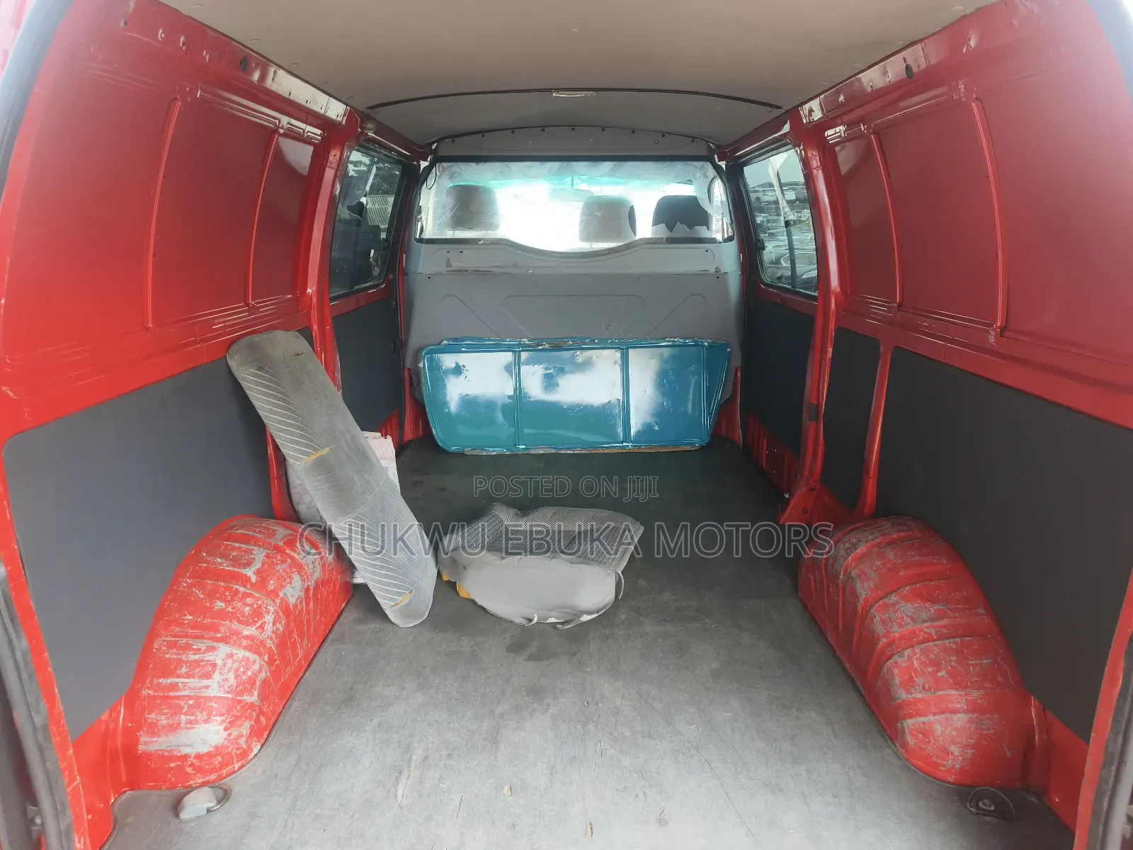 Toyota HiAce 2004 Red