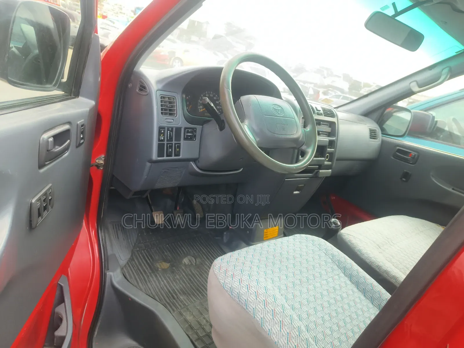 Toyota HiAce 2004 Red