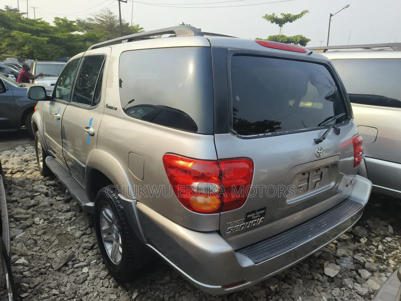 Toyota Sequoia Limited 4dr SUV 4WD (4.7L 8cyl 4A) 2004 Silver