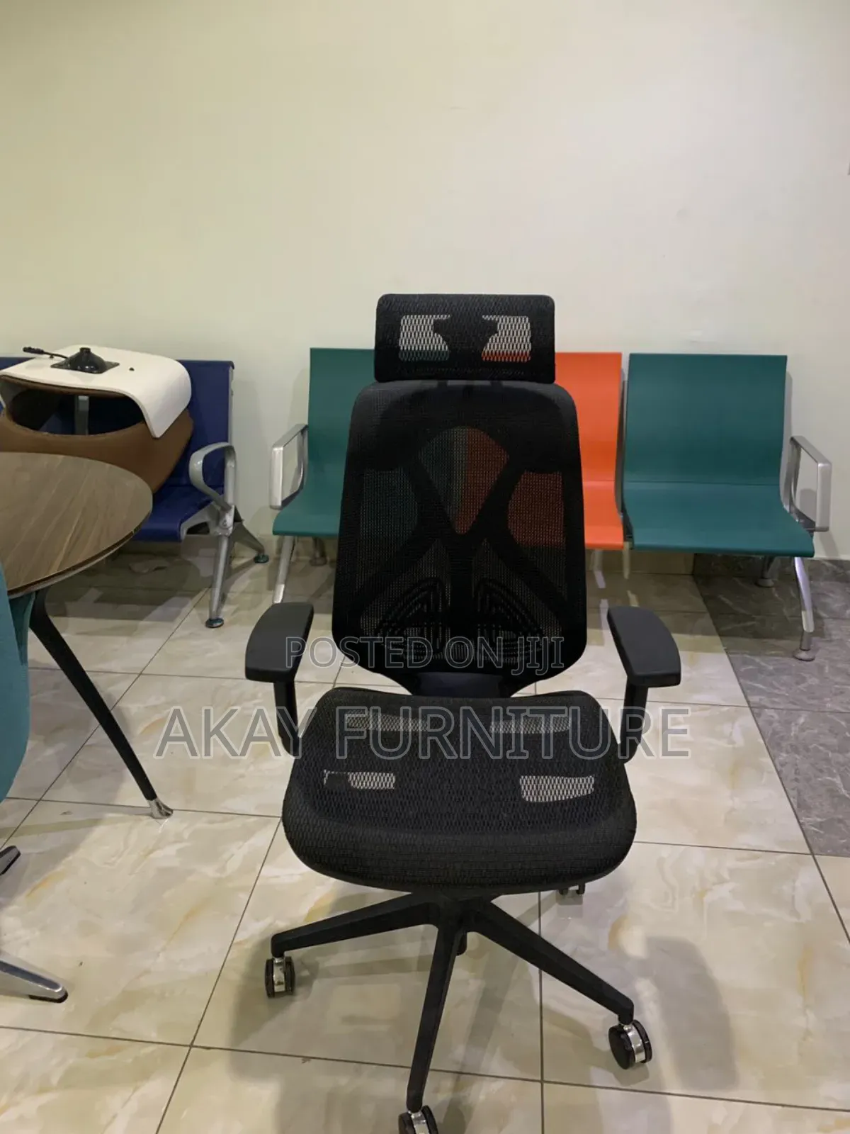 Ergonomic Swivel Office Chair