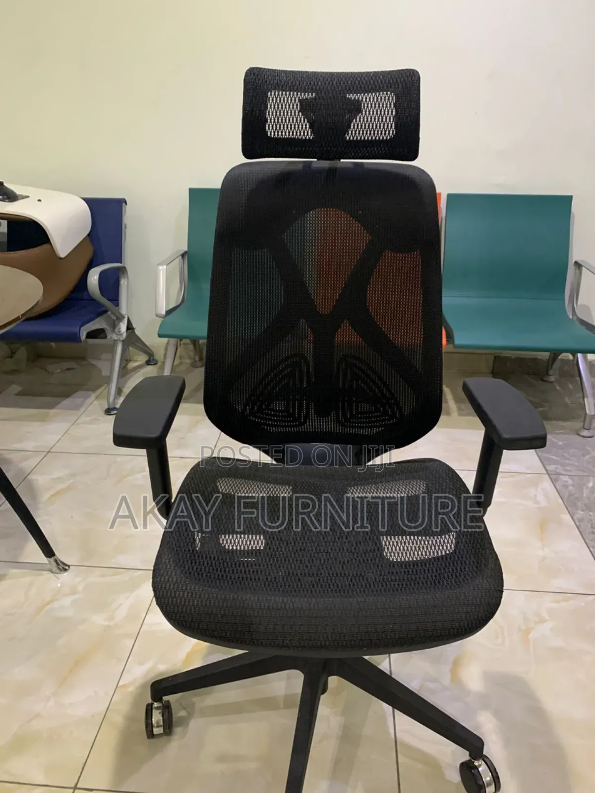 Ergonomic Swivel Office Chair