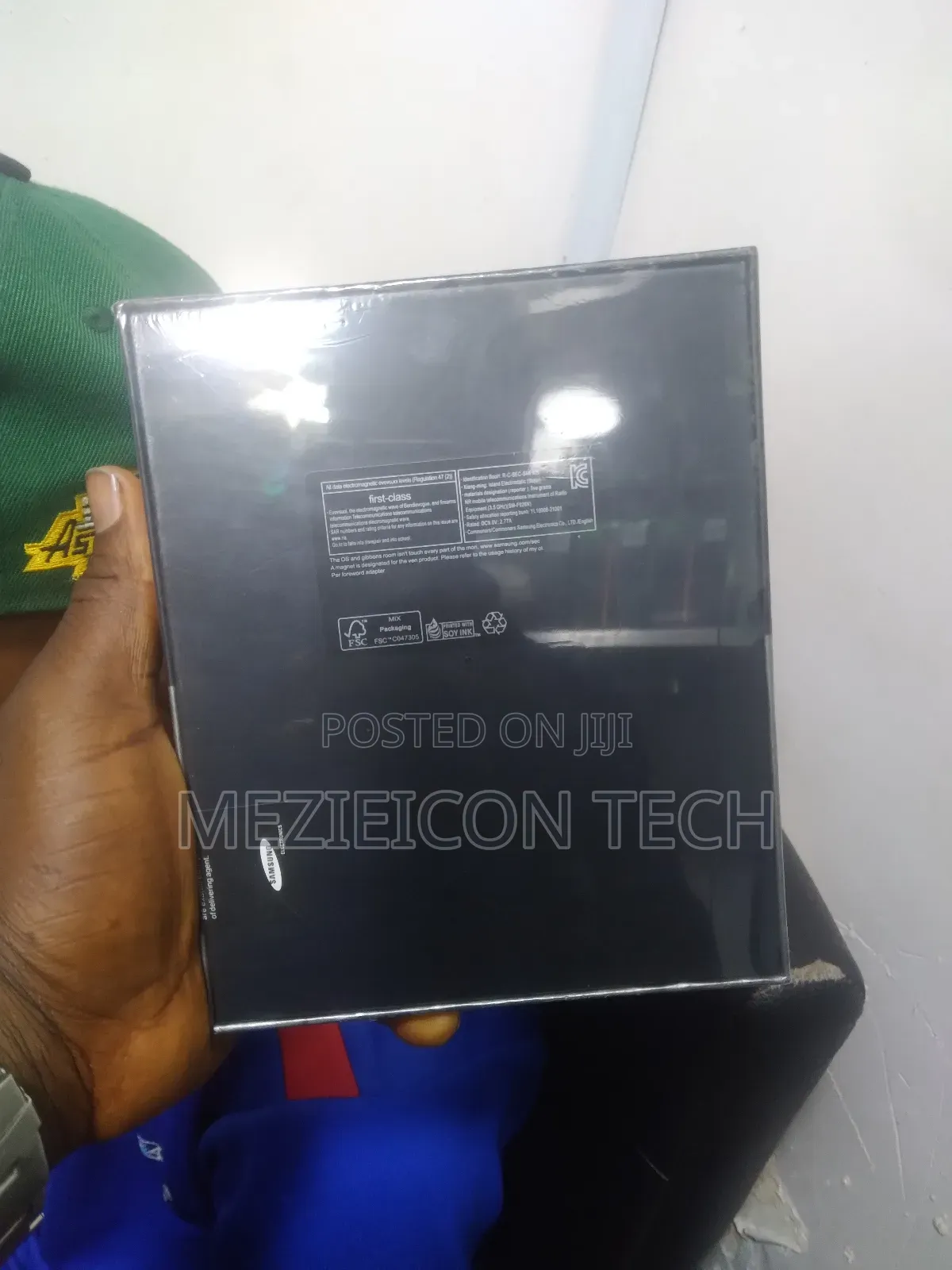New Samsung Galaxy Z Fold3 5G 256 GB Rose Gold