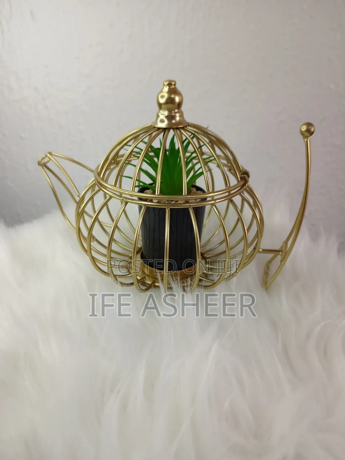 Gold Kettle Flower Vase for Shelves Tables 002