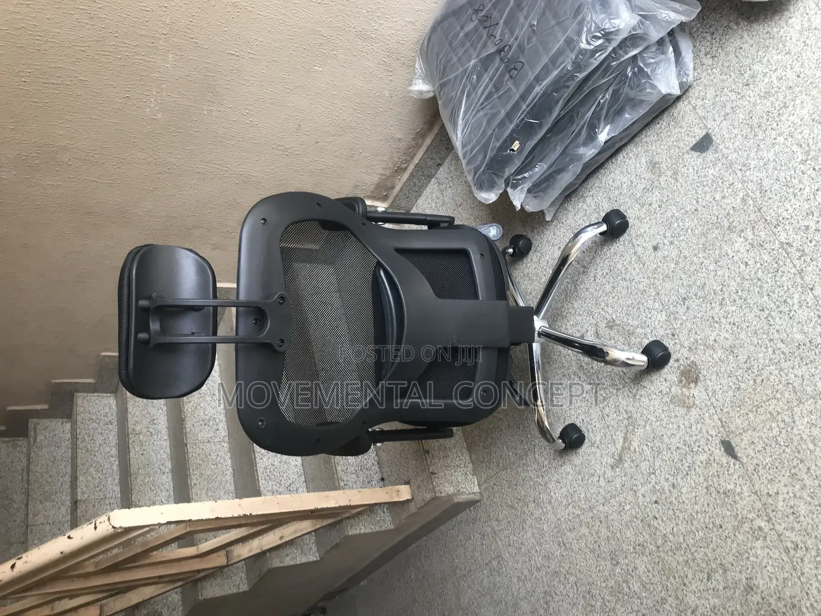 Executive Office Swivel Mesh Chair With Headrest