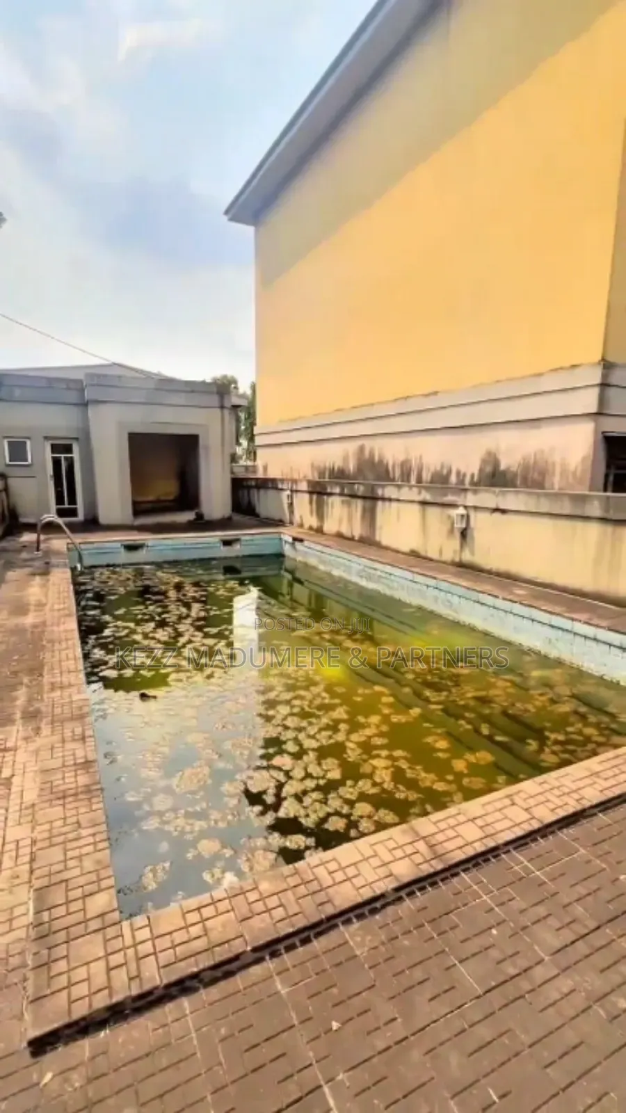 16bdrm Duplex in New Gra , Port for sale