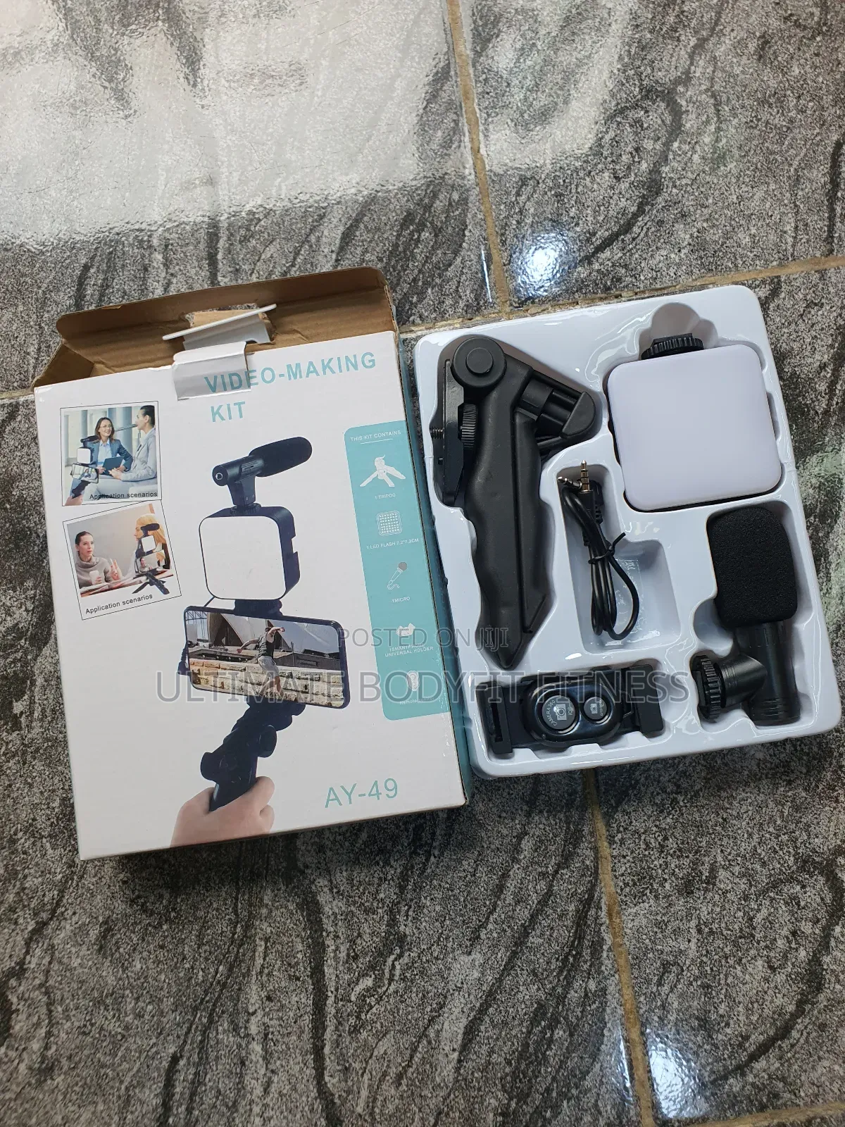 Brand New Unleash Creativity Smartphone Vlog Kit Mic, Clip