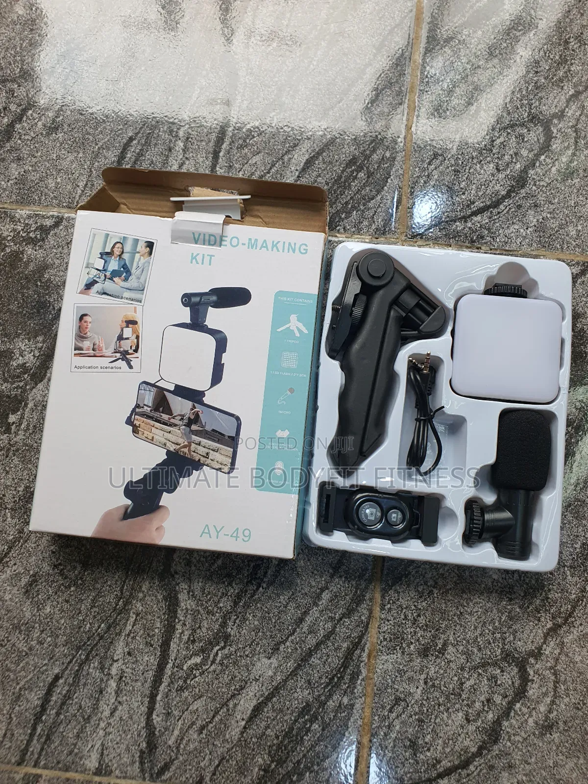 Brand New Unleash Creativity Smartphone Vlog Kit Mic, Clip