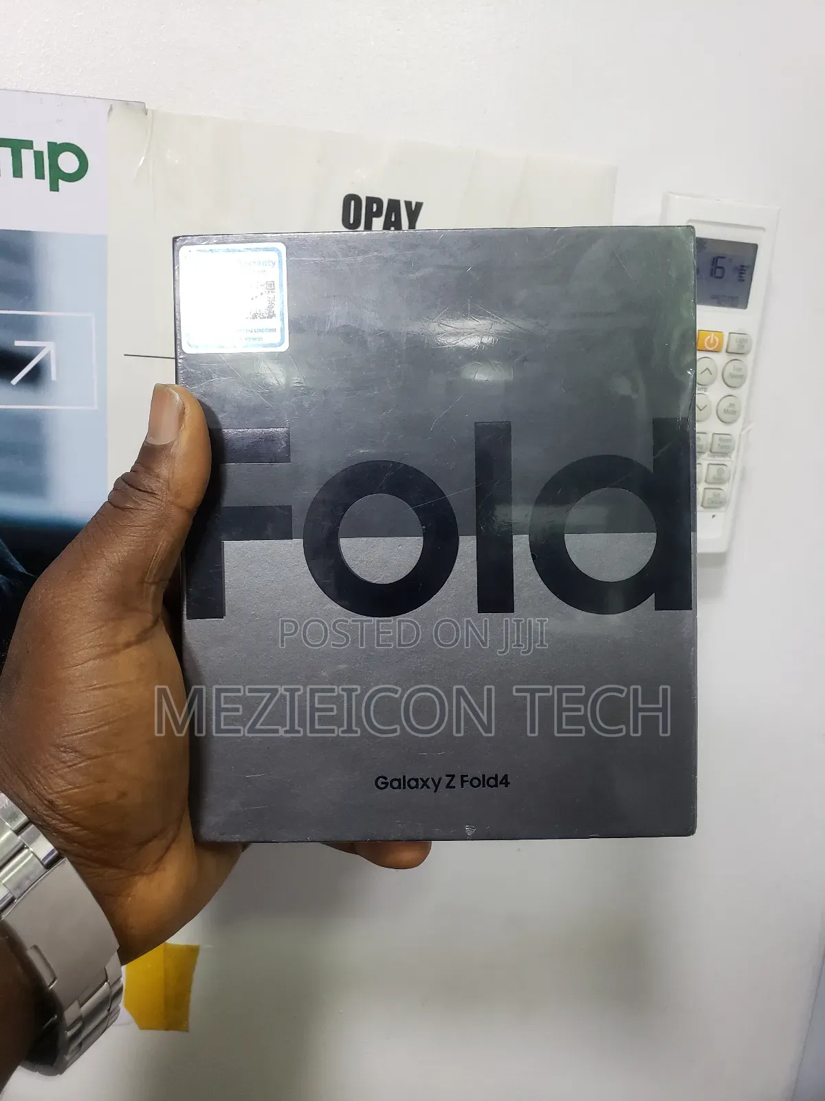 New Samsung Galaxy Z Fold4 256 GB Gold