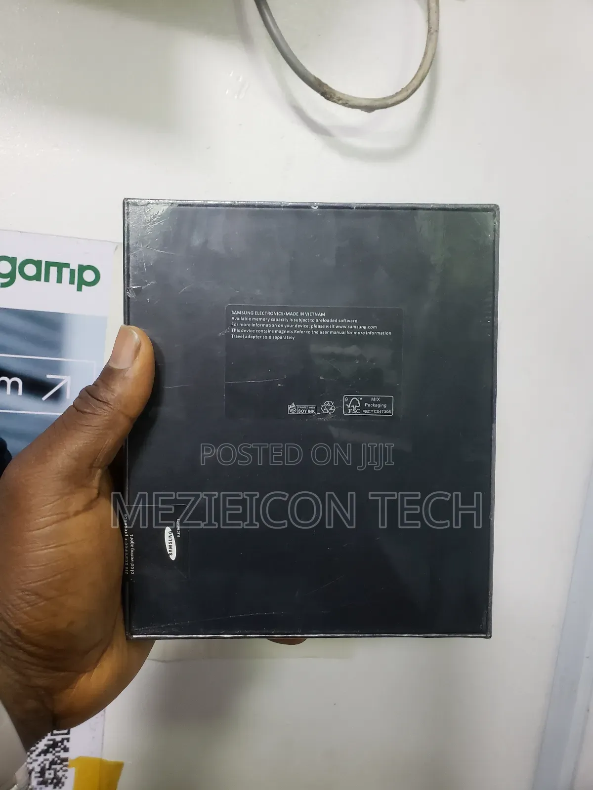New Samsung Galaxy Z Fold4 256 GB Gold