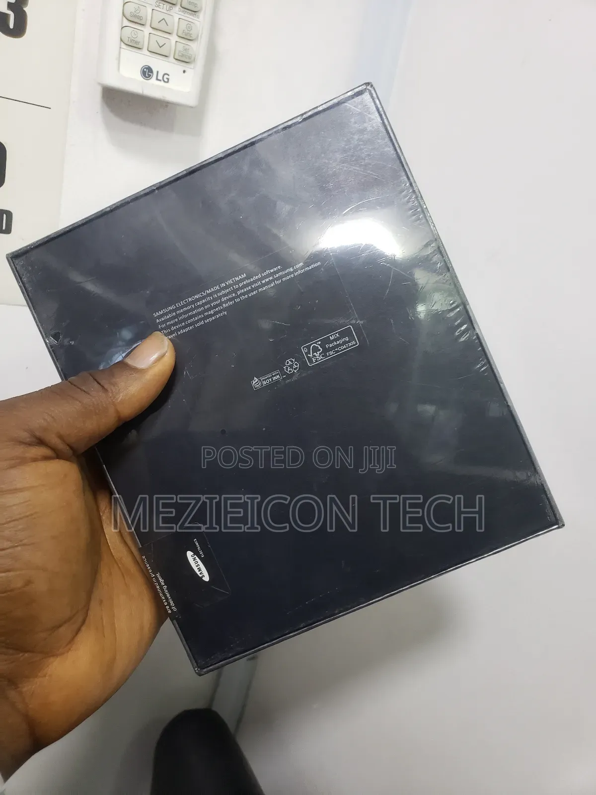 New Samsung Galaxy Z Fold4 256 GB Gold