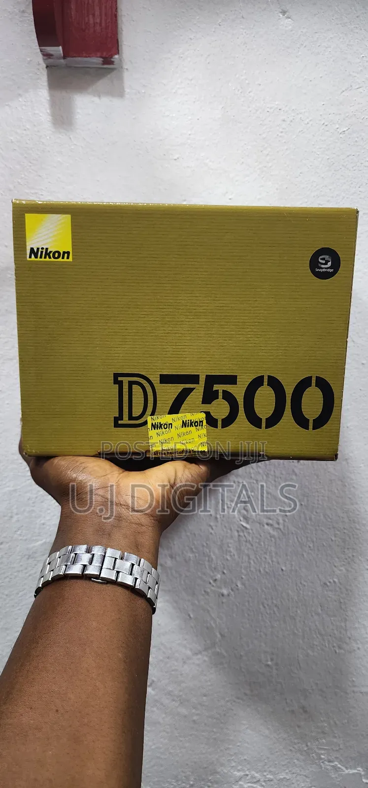 Nikon D7500 Camera With 18-140mm.Lens