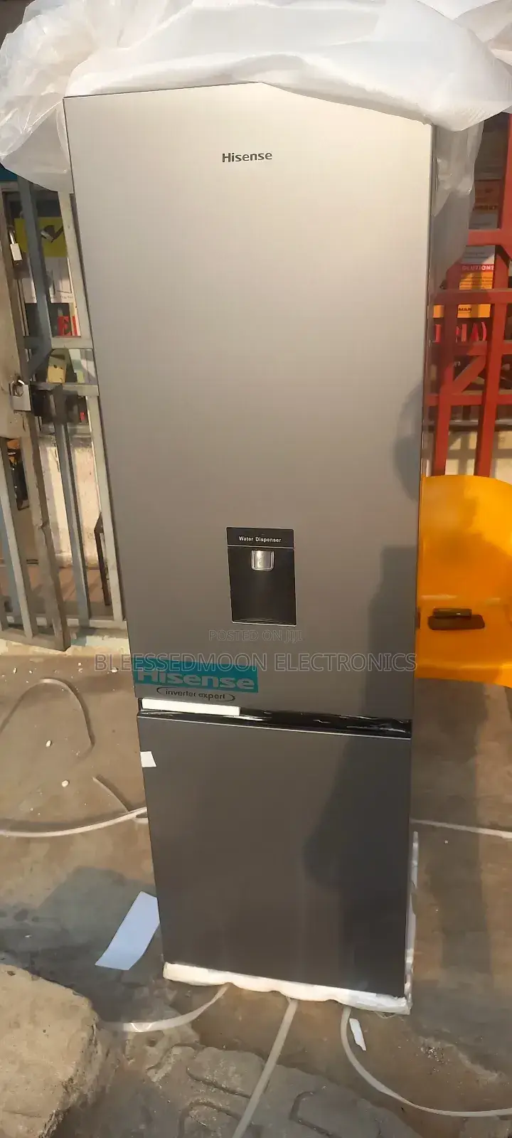 Hisense EXPERT INVERTER Fridge With Dispenser and Down Freez