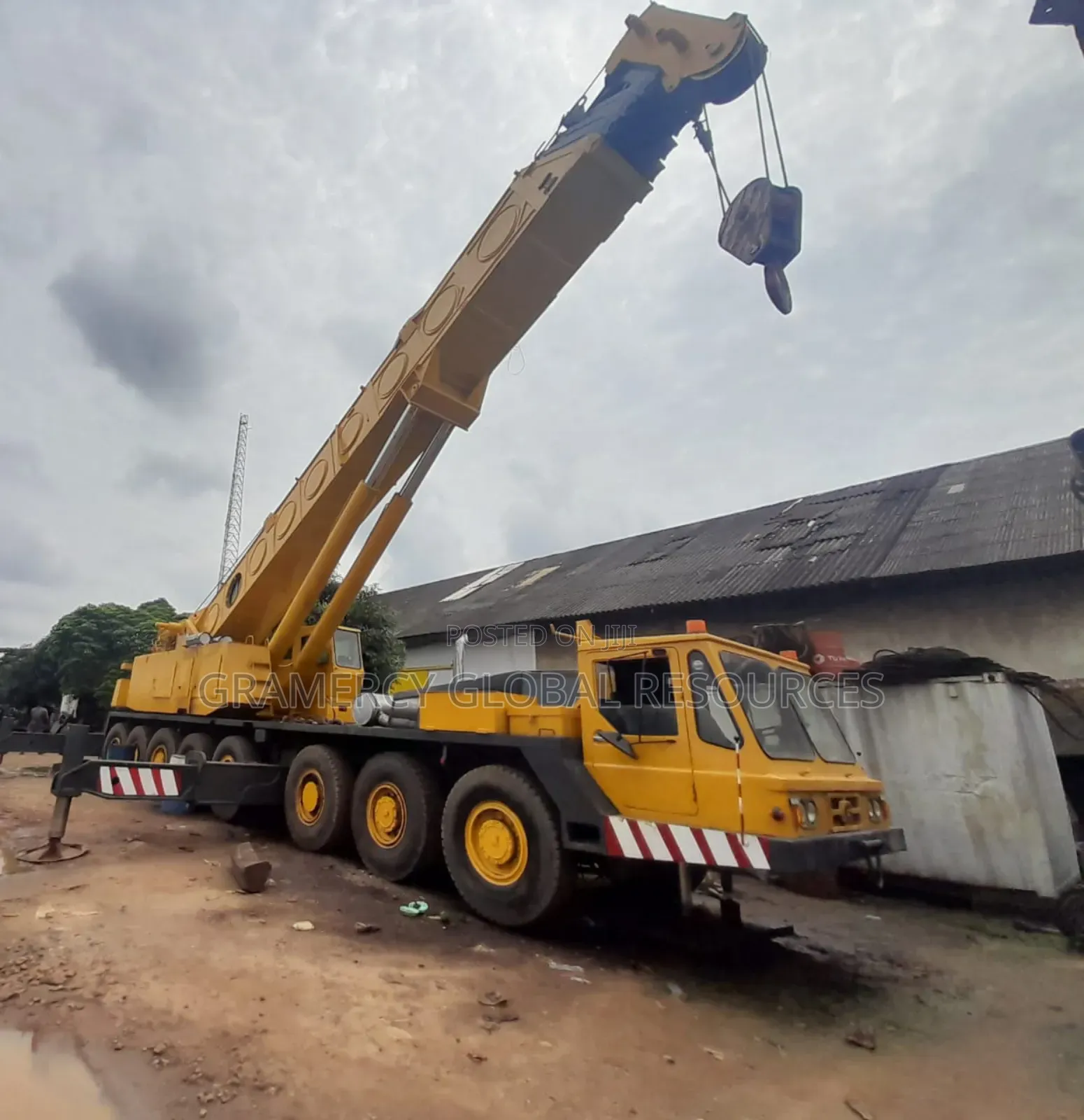 Fairly Used 140 Tons Grove Motor Crane for Sale