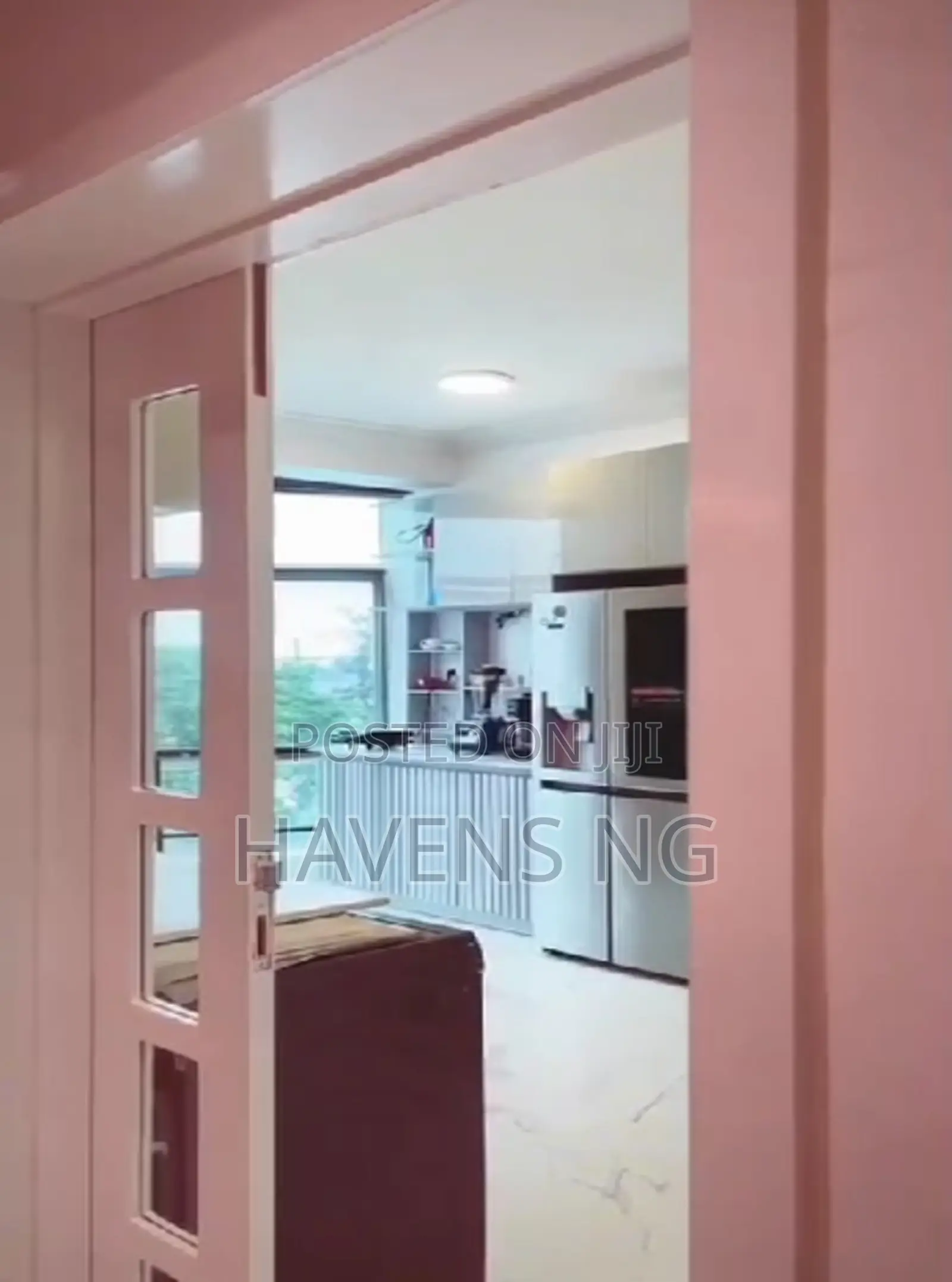 Luxurious 3-Bedroom Apartment With Waterfront Views