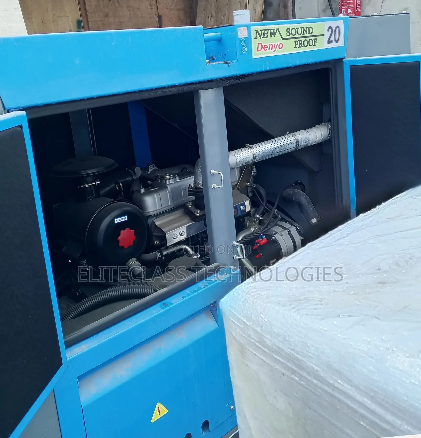 Standard Japan Engine 20kva Denyo Soundproof Generator