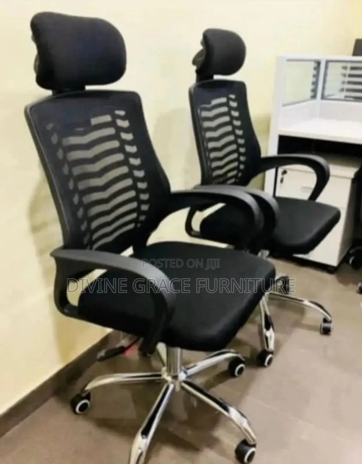 Ergonomic Swivel Office Chair