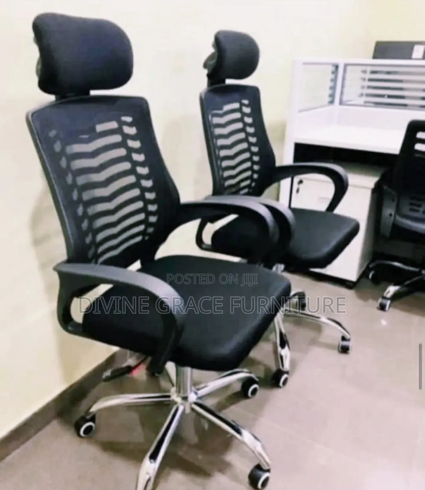 Ergonomic Swivel Office Chair