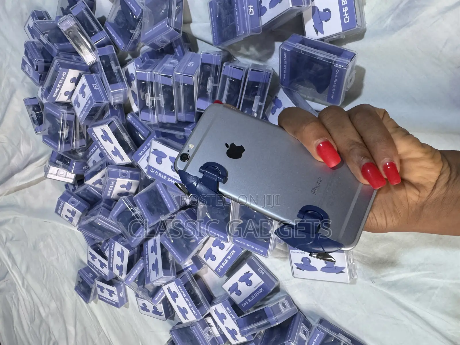 Ch-5 Blue Shark Gaming Trigger for Mobile Phones