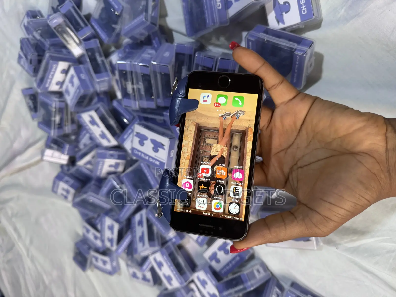 Ch-5 Blue Shark Gaming Trigger for Mobile Phones