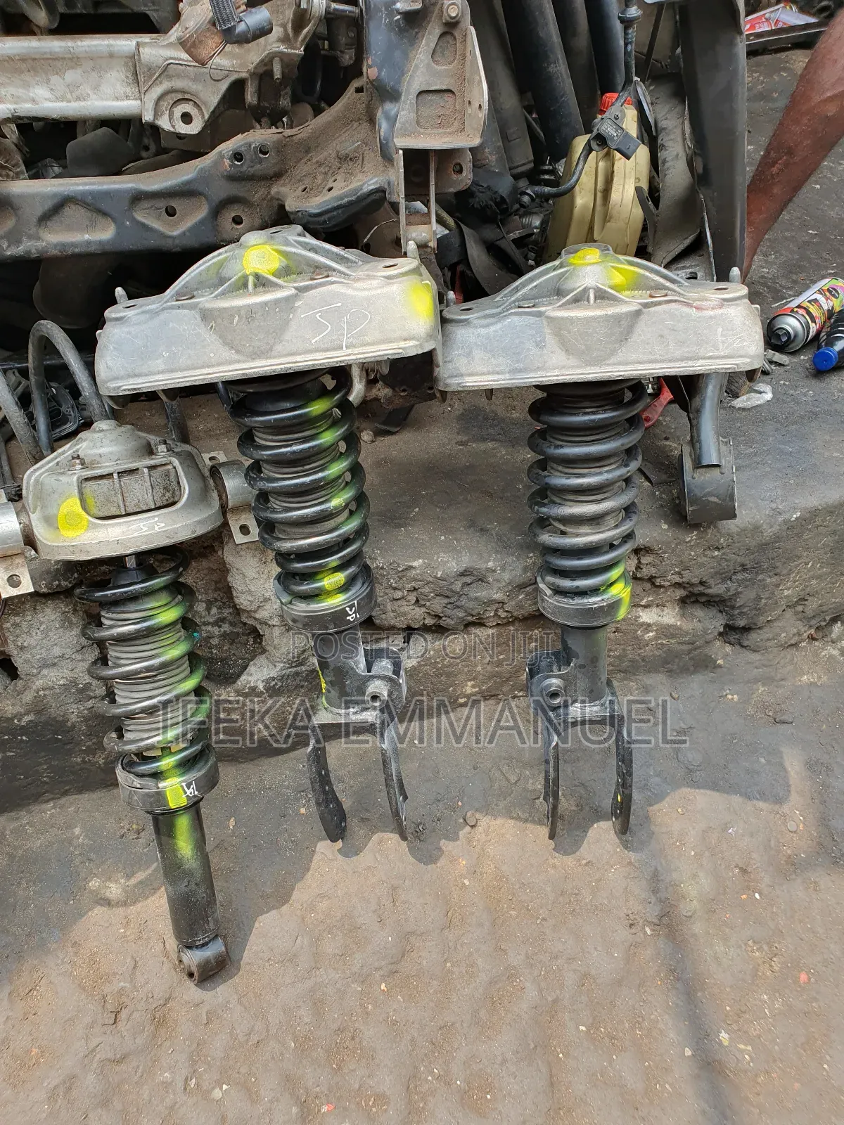 Front and Back Shock Absorber Audi Q7