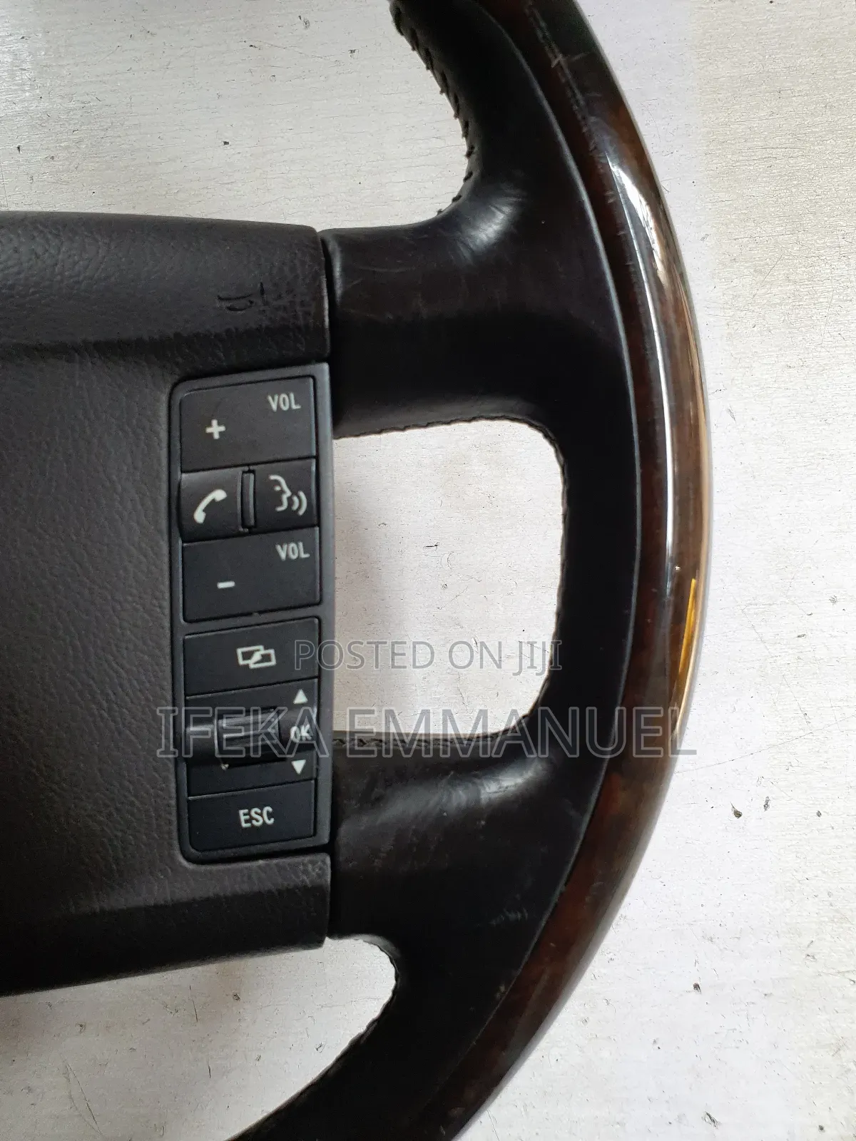 Formica Stearing Wheel Volkswagen Touareg 2013