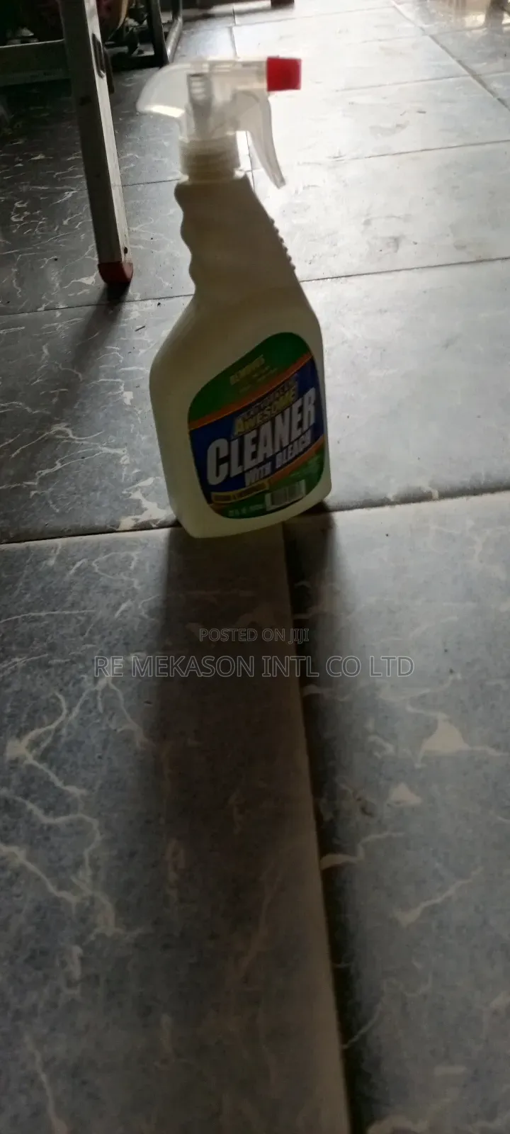 La's Totally Awesome Cleaner With Bleach