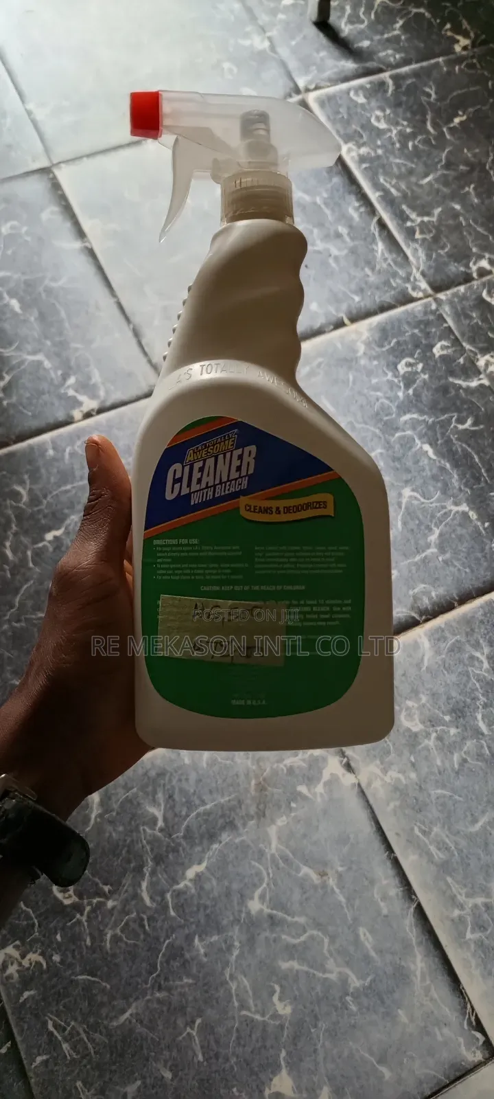 La's Totally Awesome Cleaner With Bleach