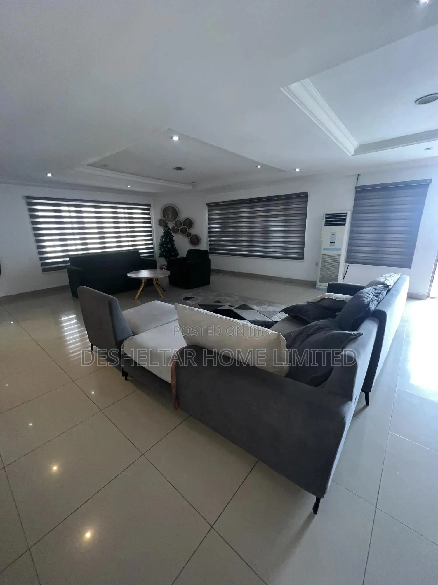 3bdrm Shared Apartment in Tpdc Building, Lekki for rent