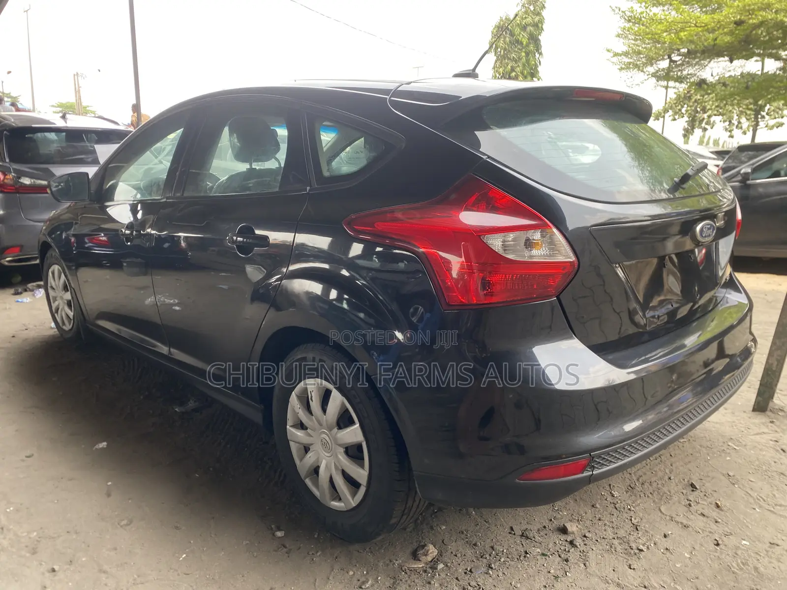 Ford Focus SE Hatchback FWD (2.0L 4cyl 5M) 2012 Black