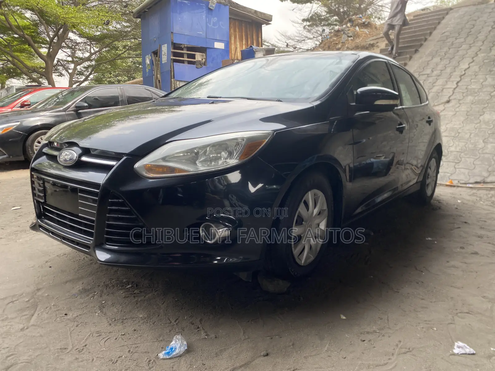 Ford Focus SE Hatchback FWD (2.0L 4cyl 5M) 2012 Black