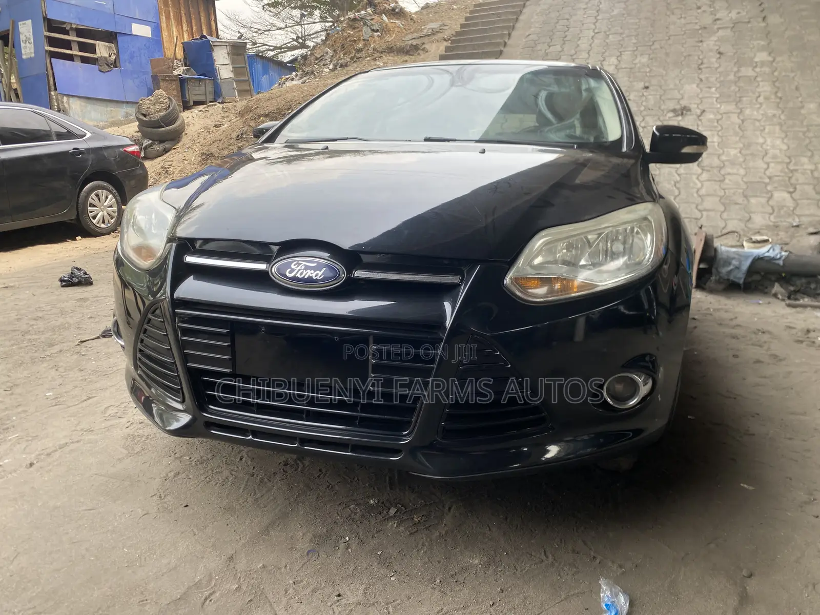 Ford Focus SE Hatchback FWD (2.0L 4cyl 5M) 2012 Black