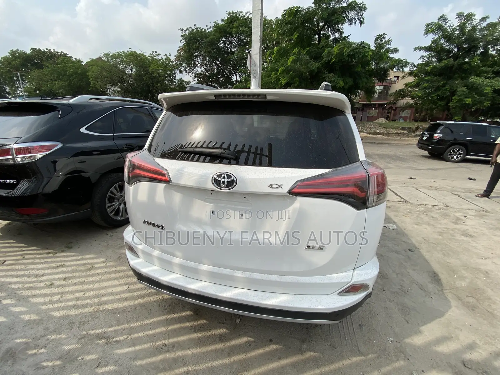 Toyota RAV4 XLE AWD (2.5L 4cyl 6A) 2016 White
