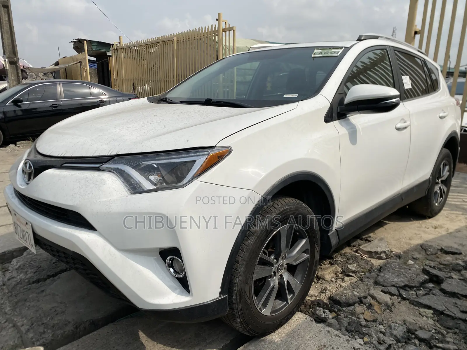 Toyota RAV4 XLE AWD (2.5L 4cyl 6A) 2016 White