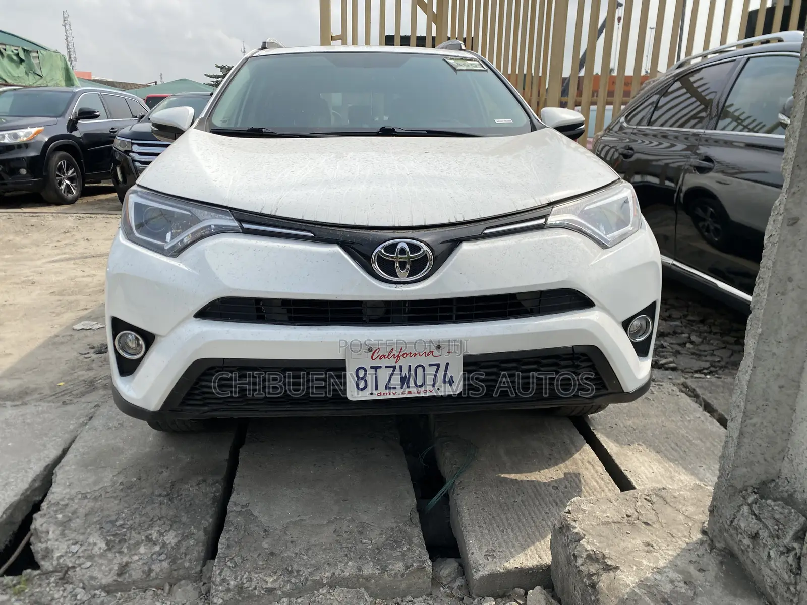 Toyota RAV4 XLE AWD (2.5L 4cyl 6A) 2016 White