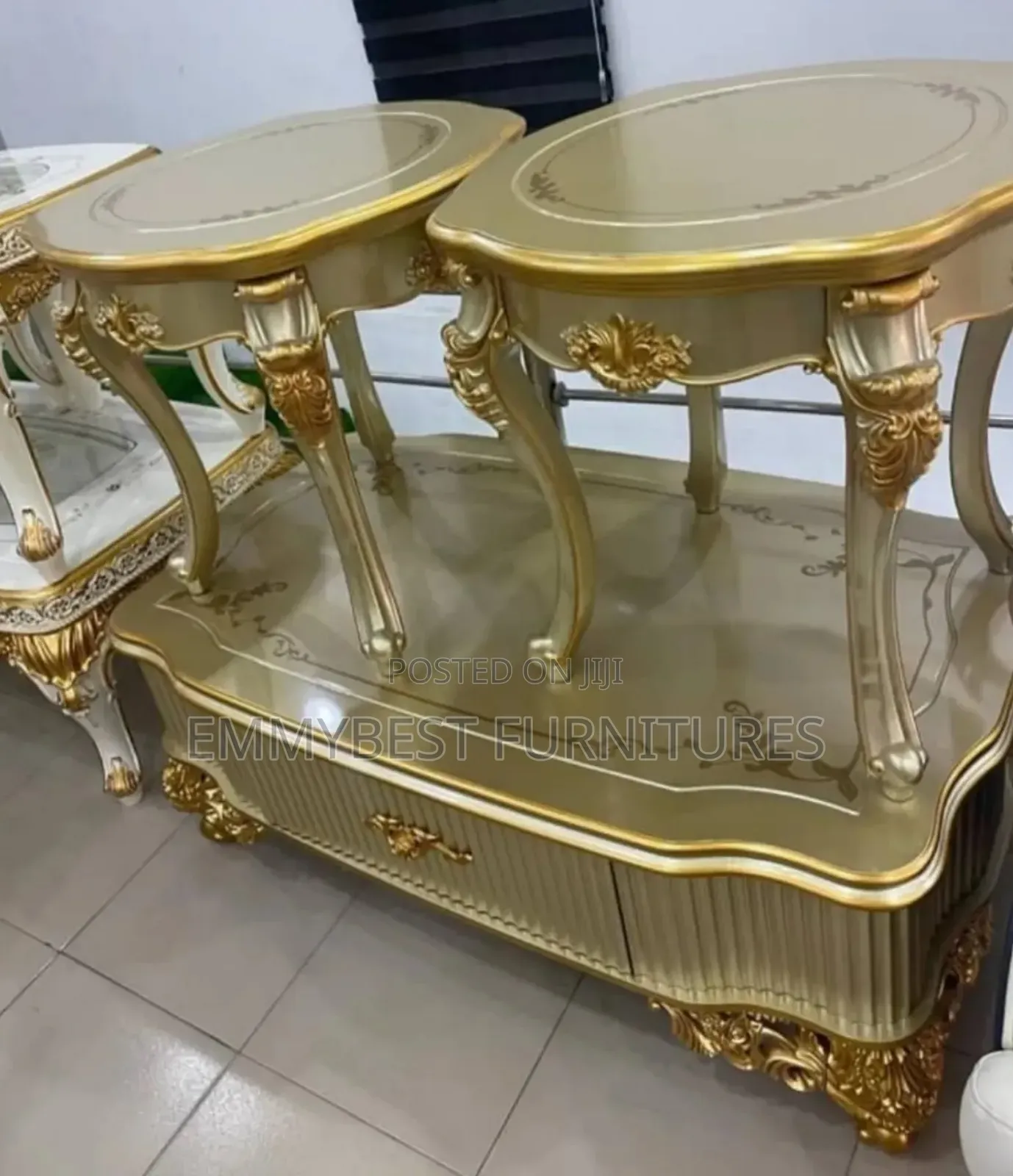 Classic Royal Table Set.