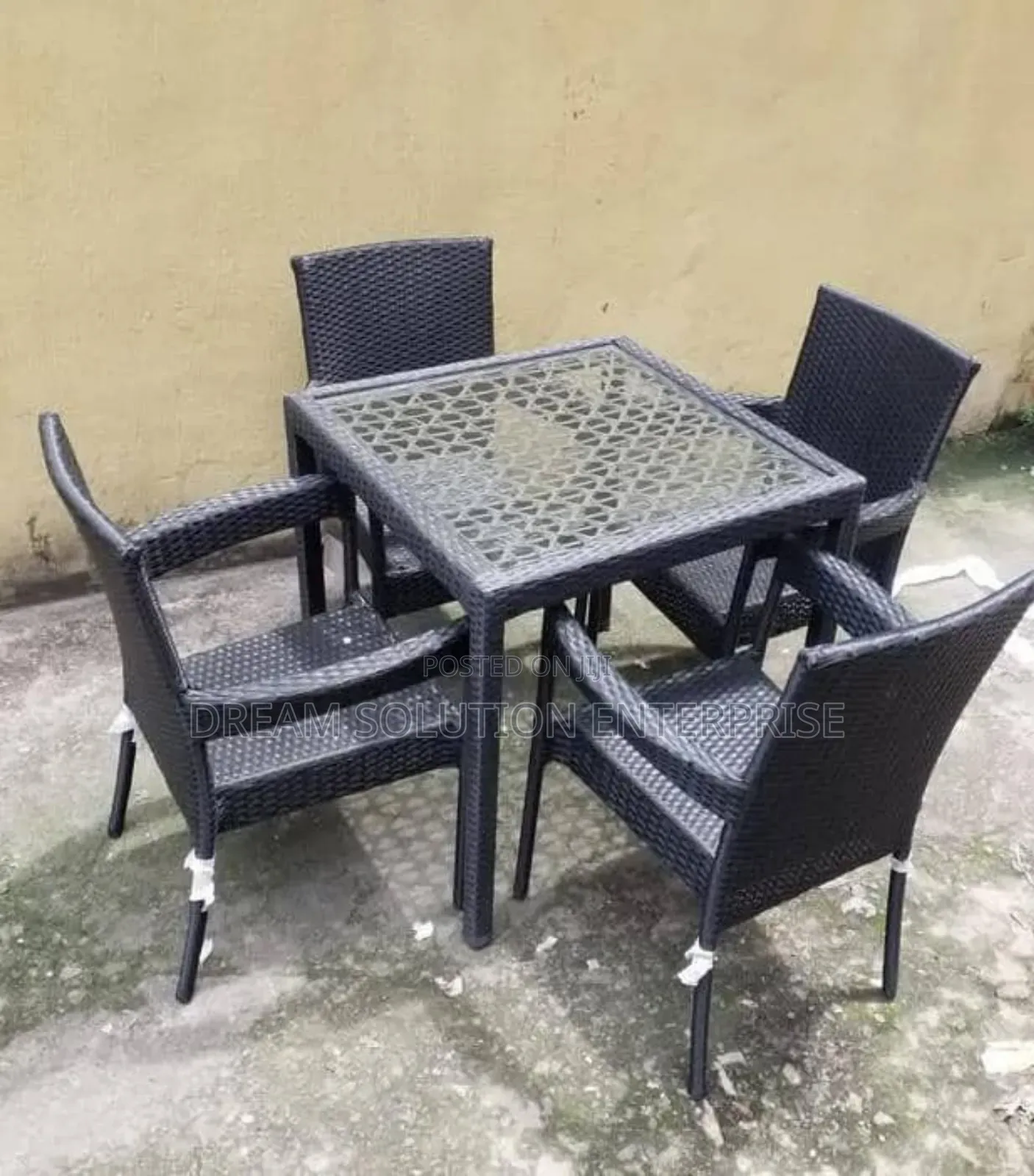 4 Seater Chair and Table