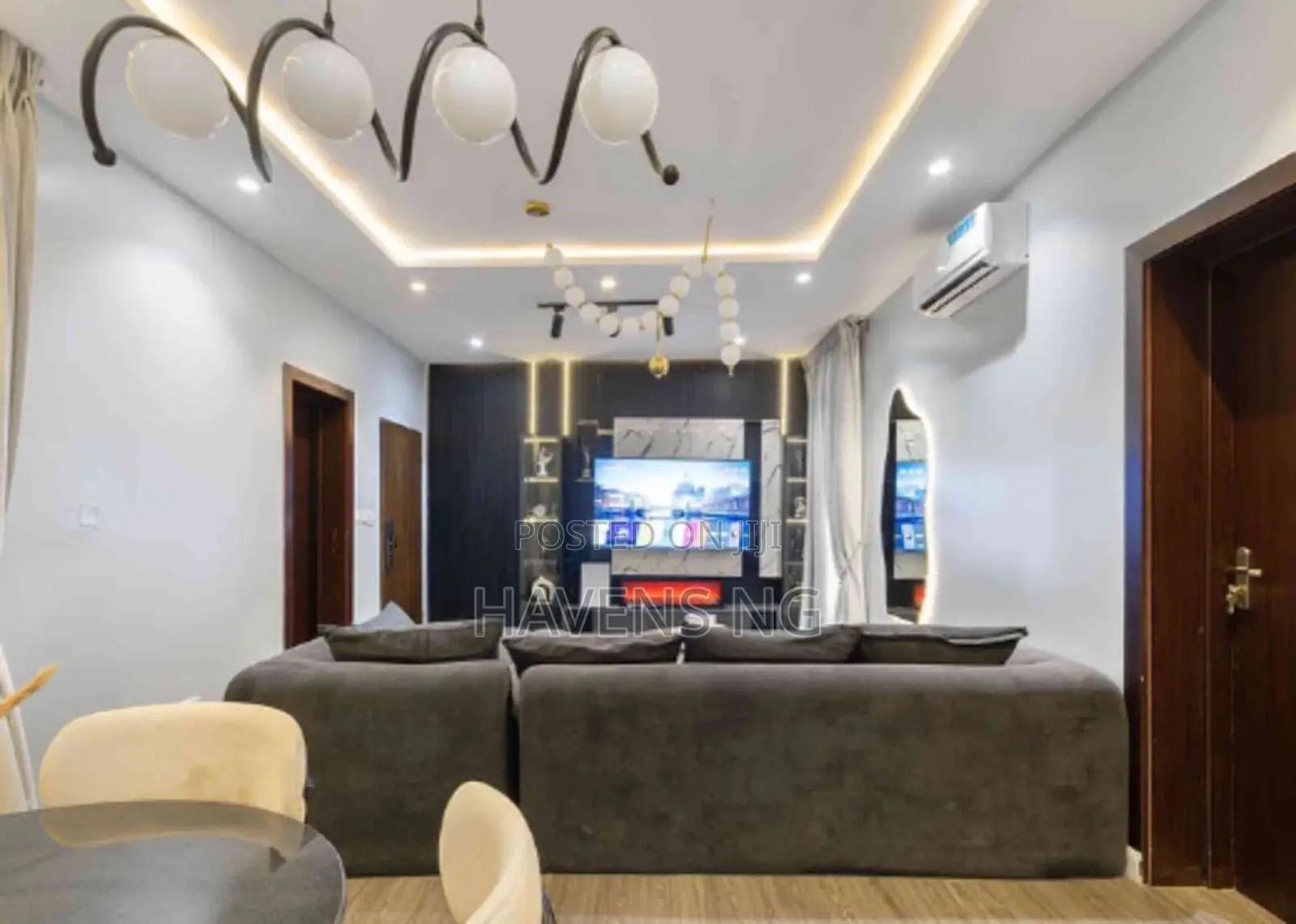 Luxury 2-Bedroom “Gray” Apartment