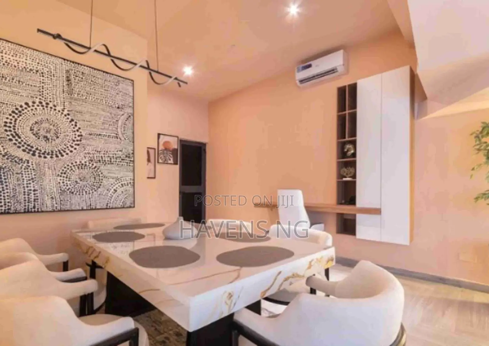 Elegant 4-Bedroom Maisonette