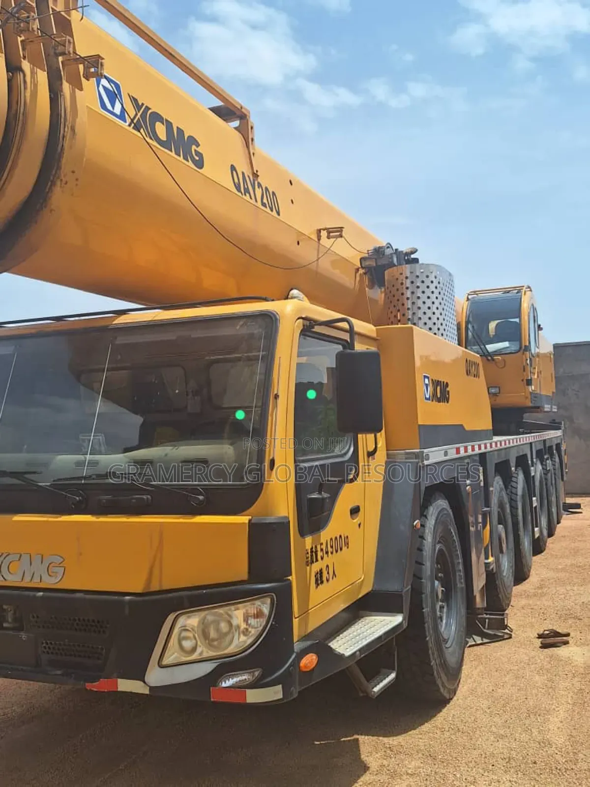 Fairly Used 200 Tons XCMG Motor Crane Available for Purchase