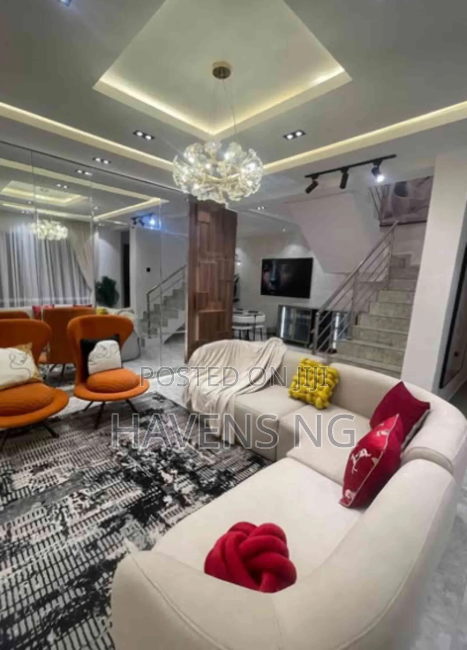 Luxury Cozy Living: Chic 3-Bedroom