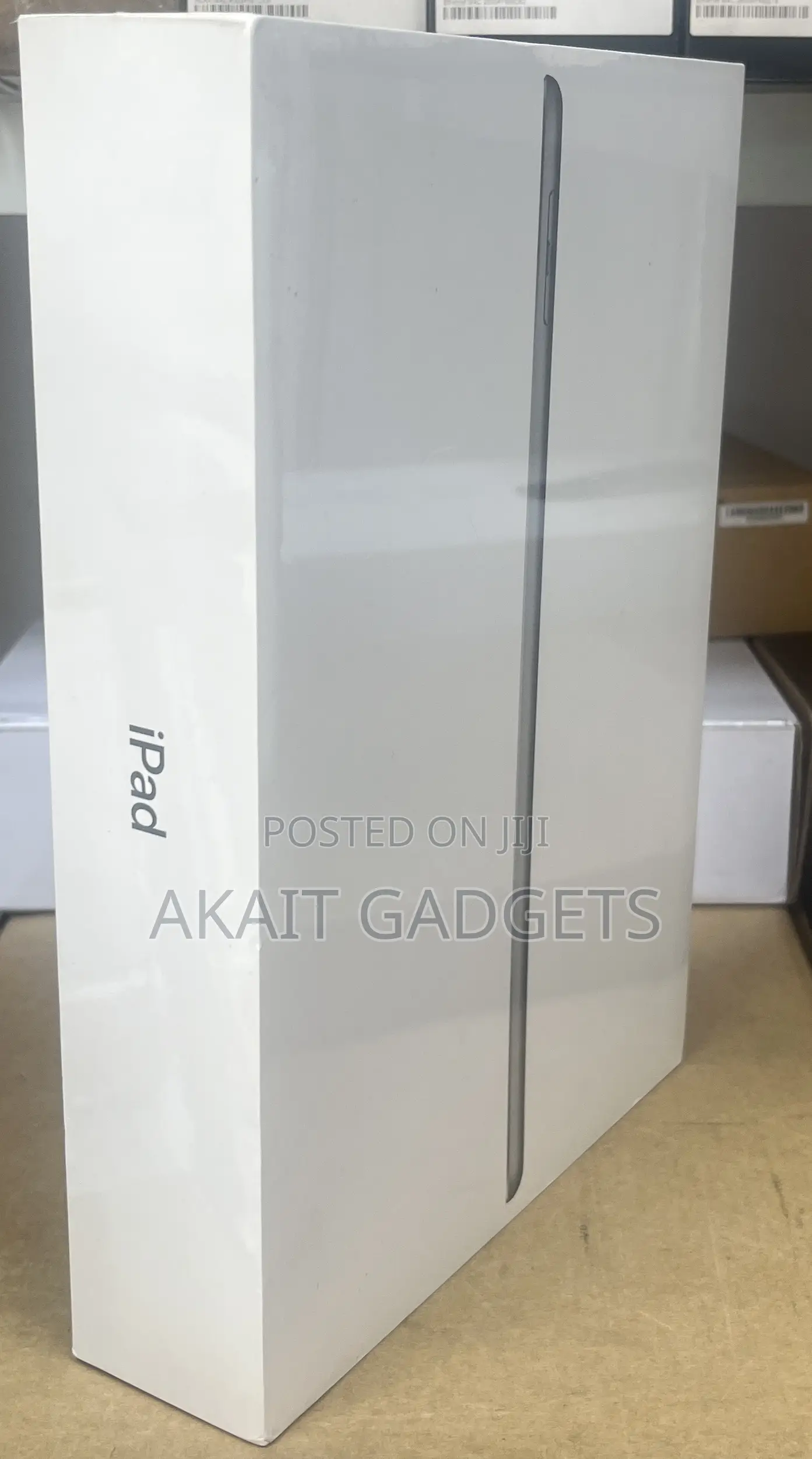 New Apple iPad Wi-Fi 32 GB Gray