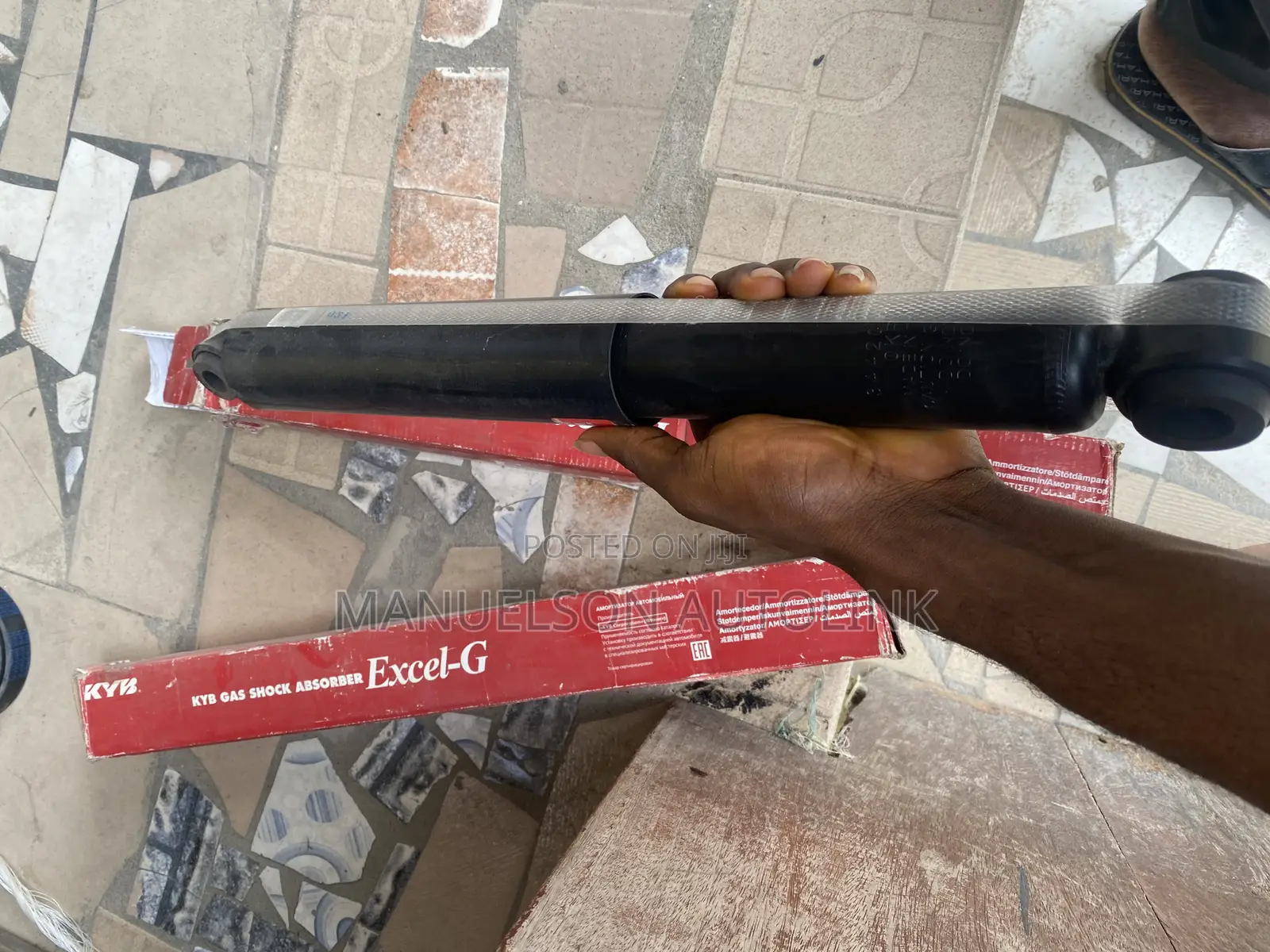 Back KYB Shock Absorber for Hiace Bus