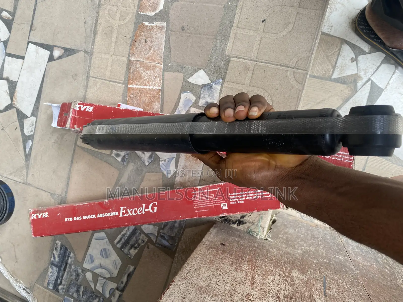 Back KYB Shock Absorber for Hiace Bus